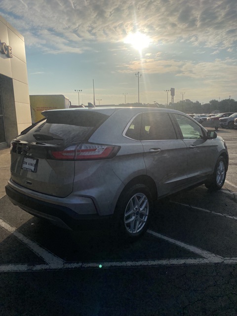 2022 Ford Edge SEL photo 12