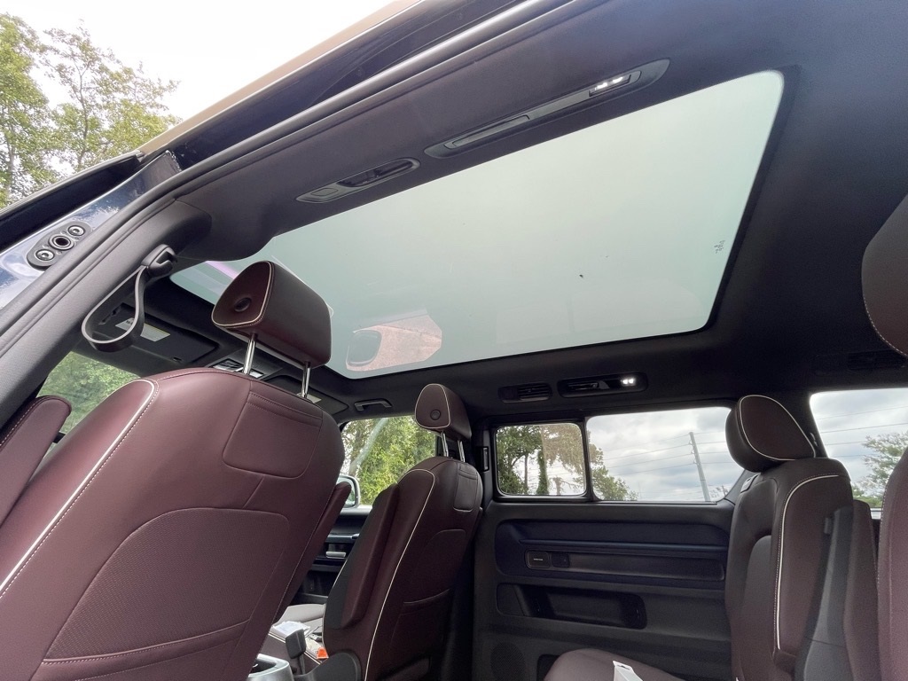 2025 Volkswagen ID. Buzz Pro Plus photo 21