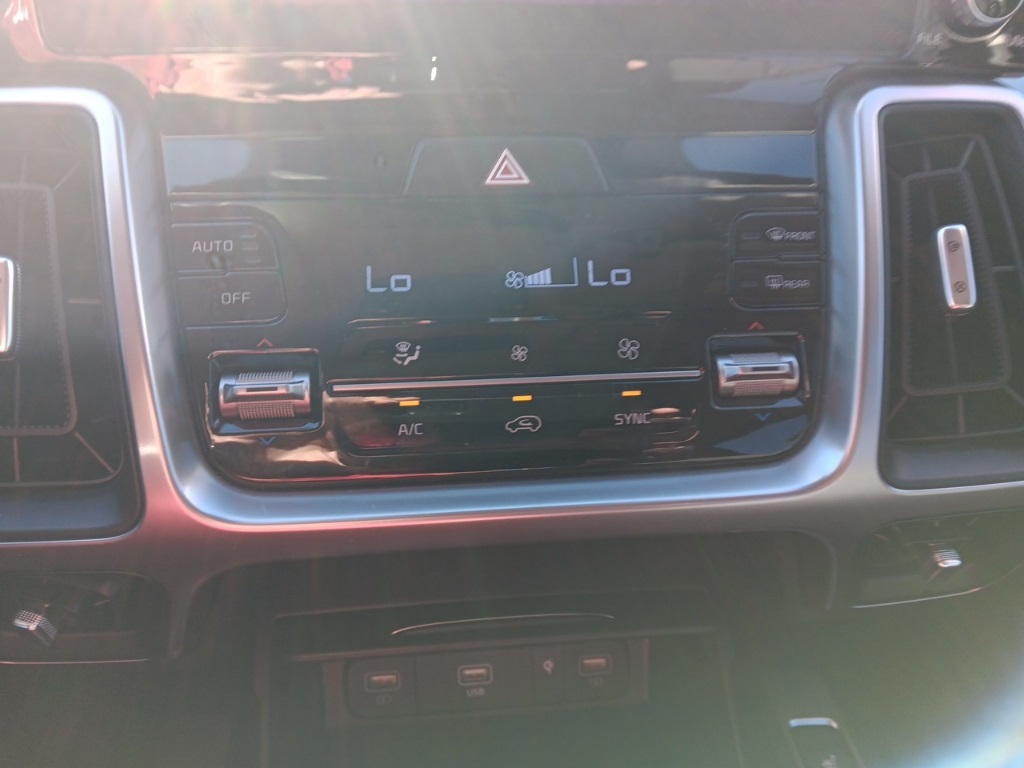2023 Kia Sorento S photo 10