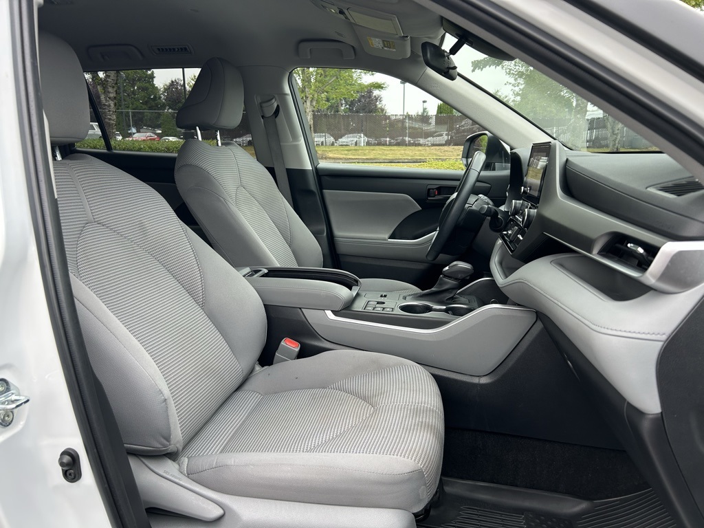 2023 Toyota Highlander Hybrid LE photo 23