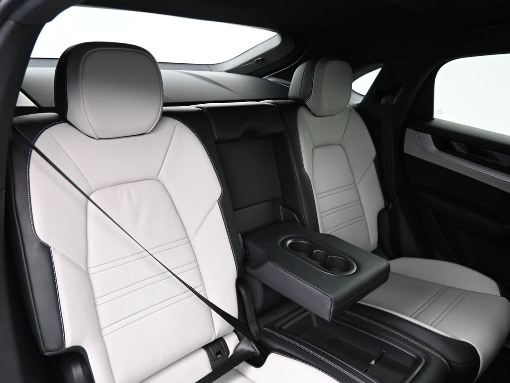 2026 Porsche Cayenne E-Hybrid Coupe photo 11