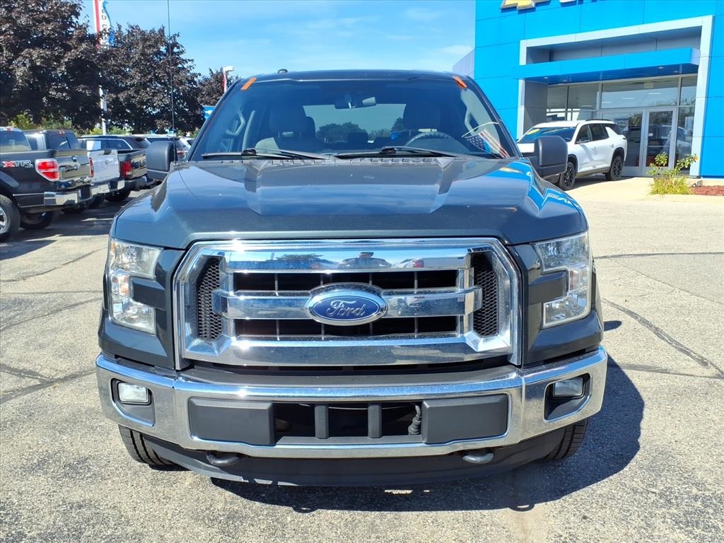 2015 Ford F-150 XLT photo 2