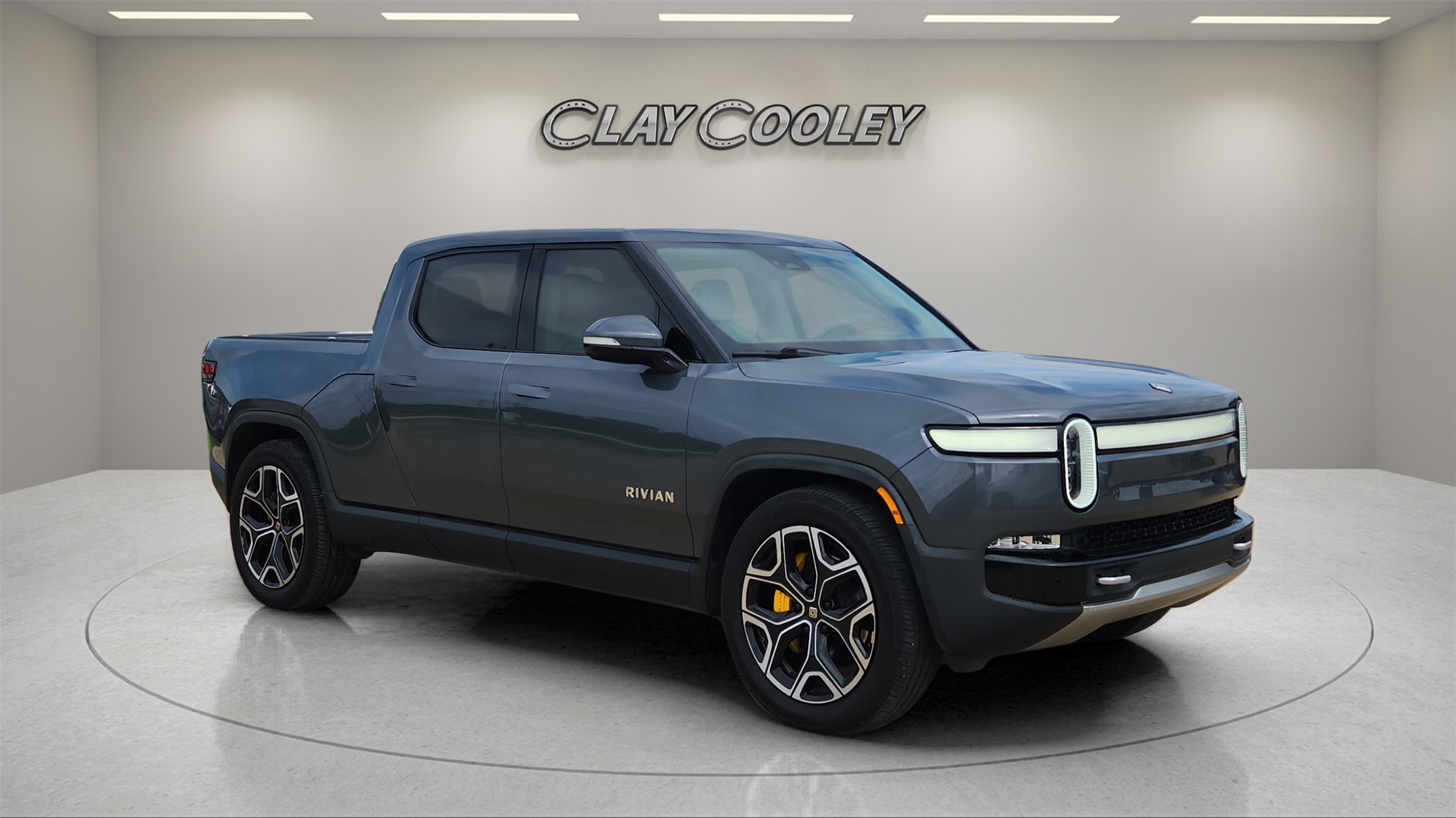 Used 2022 Rivian R1T Launch Edition with VIN 7FCTGAAL3NN010498 for sale in Rockwall, TX