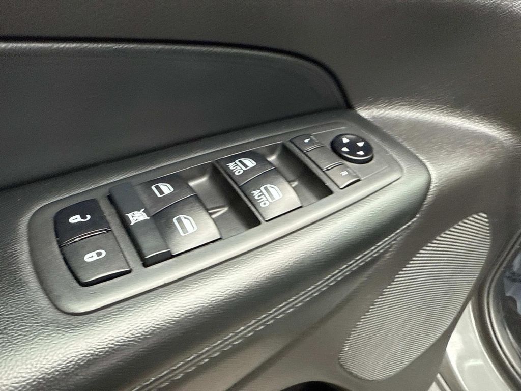 2019 Jeep Grand Cherokee Altitude photo 16