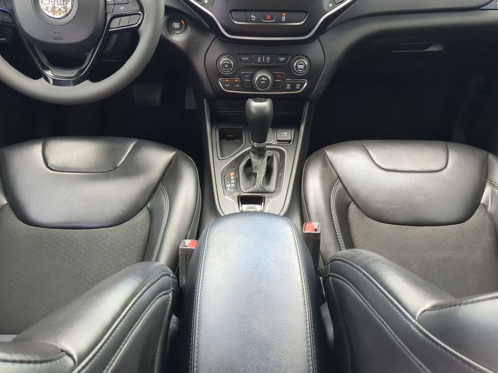 2021 Jeep Cherokee Altitude photo 18