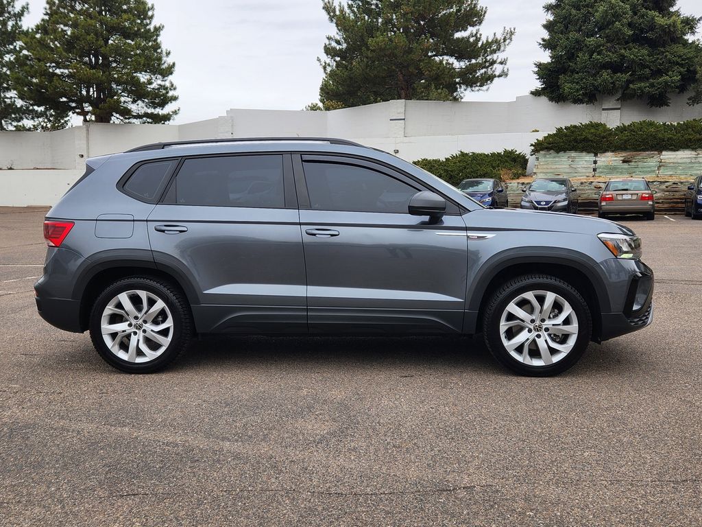 2023 Volkswagen Taos S photo 2