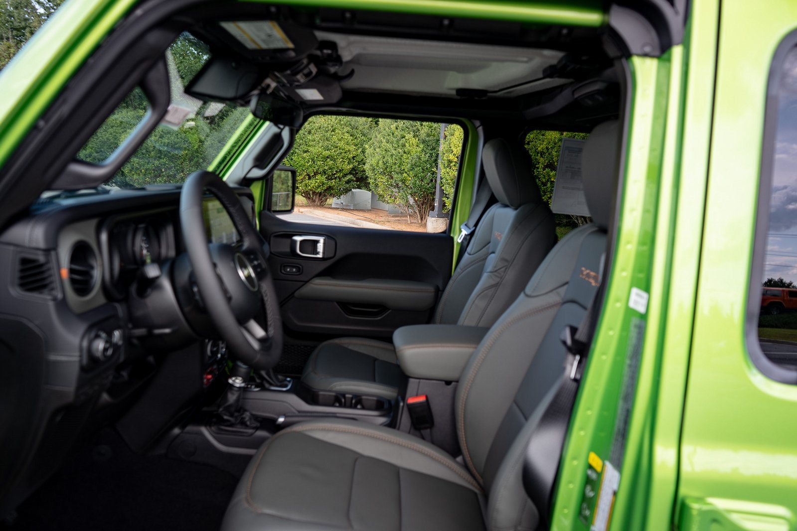2025 Jeep Gladiator Mojave photo 13