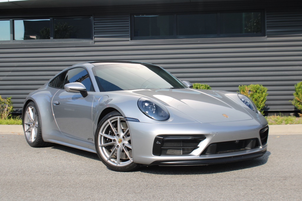 2022 Porsche 911 GTS Coupe photo 9