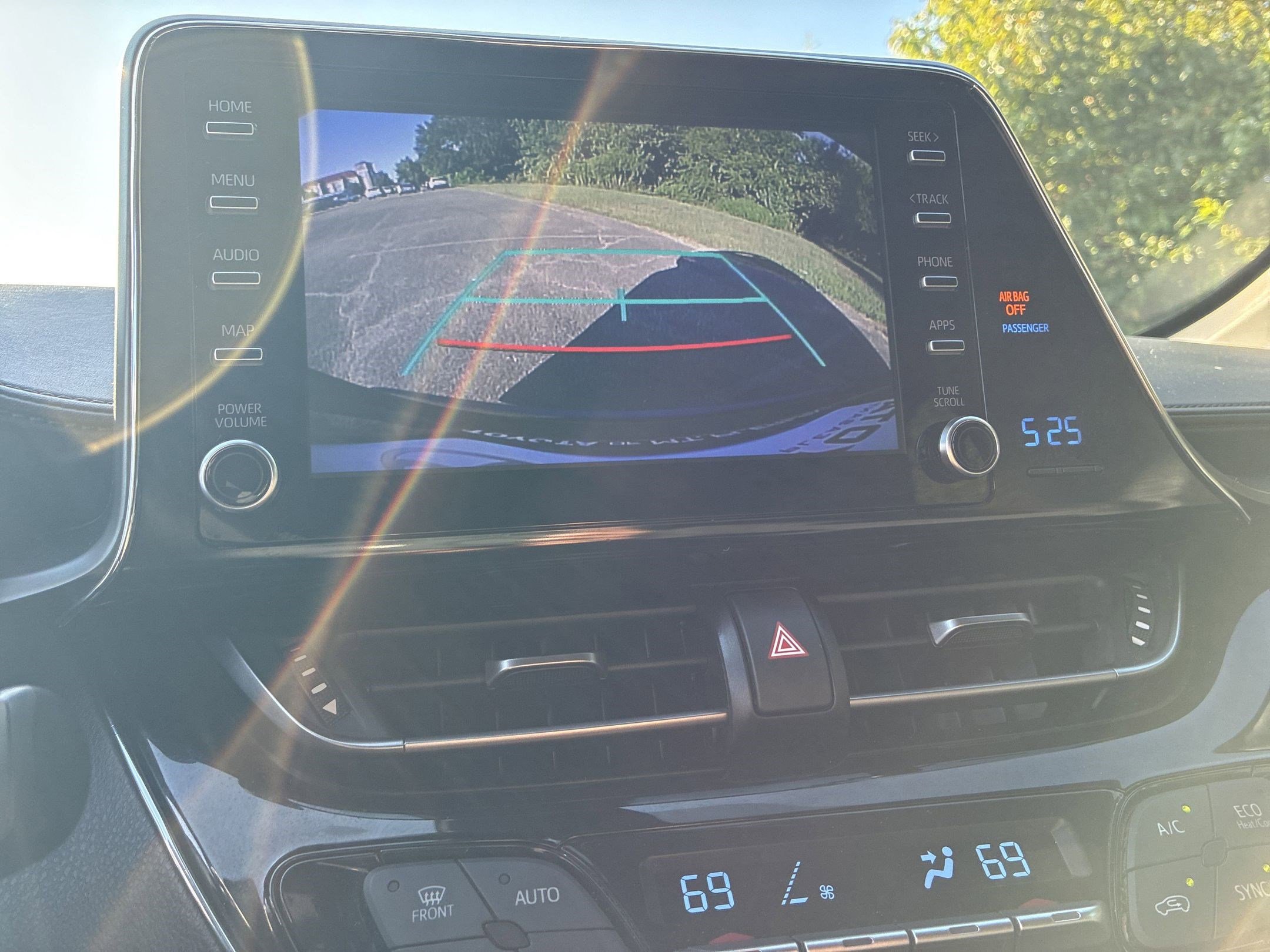 2019 Toyota C-HR XLE photo 19