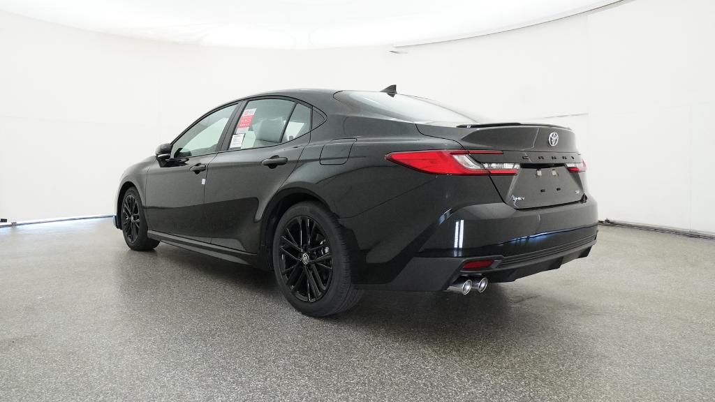 2025 Toyota Camry SE photo 14