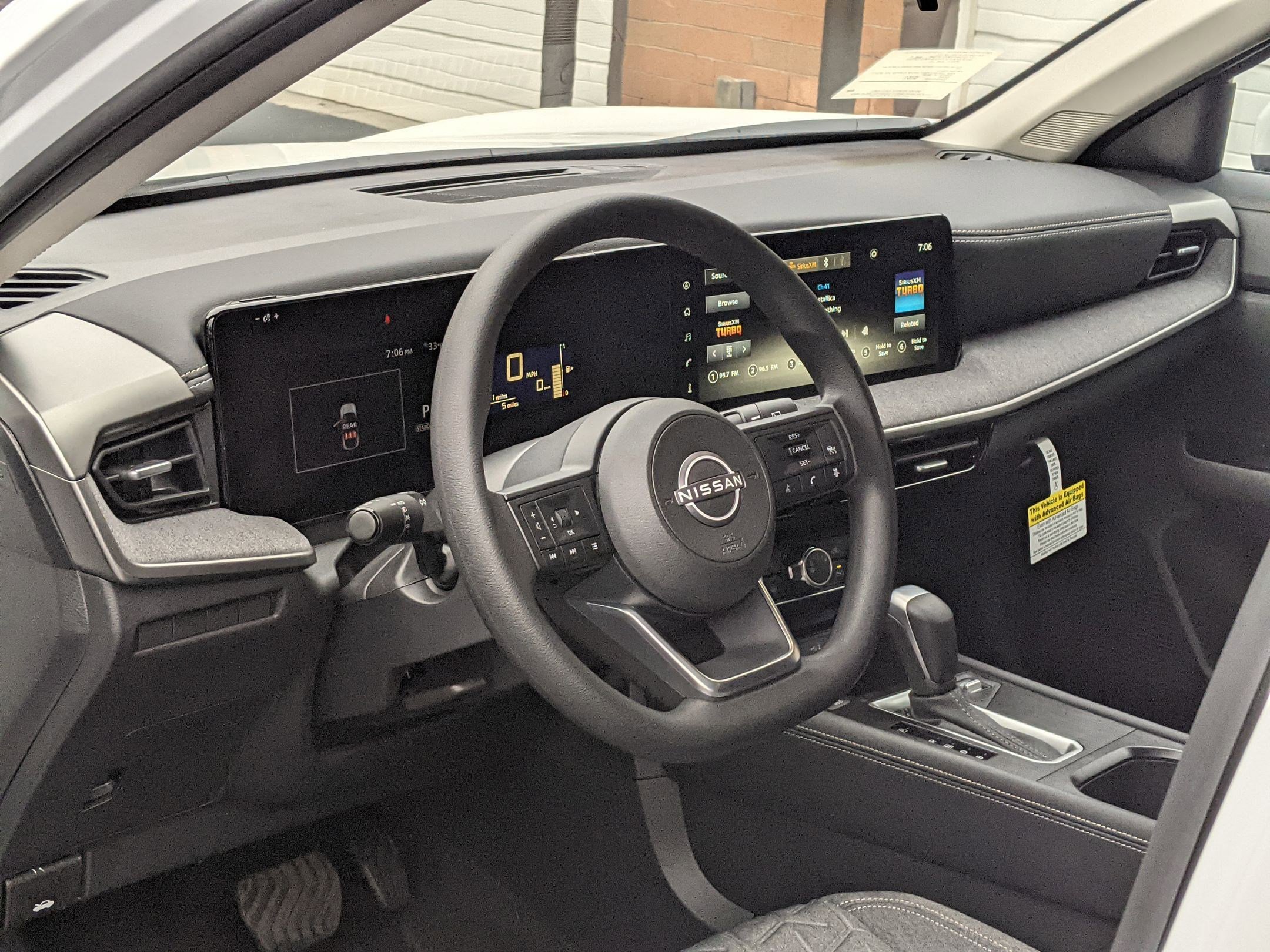 2025 Nissan Kicks SV photo 3