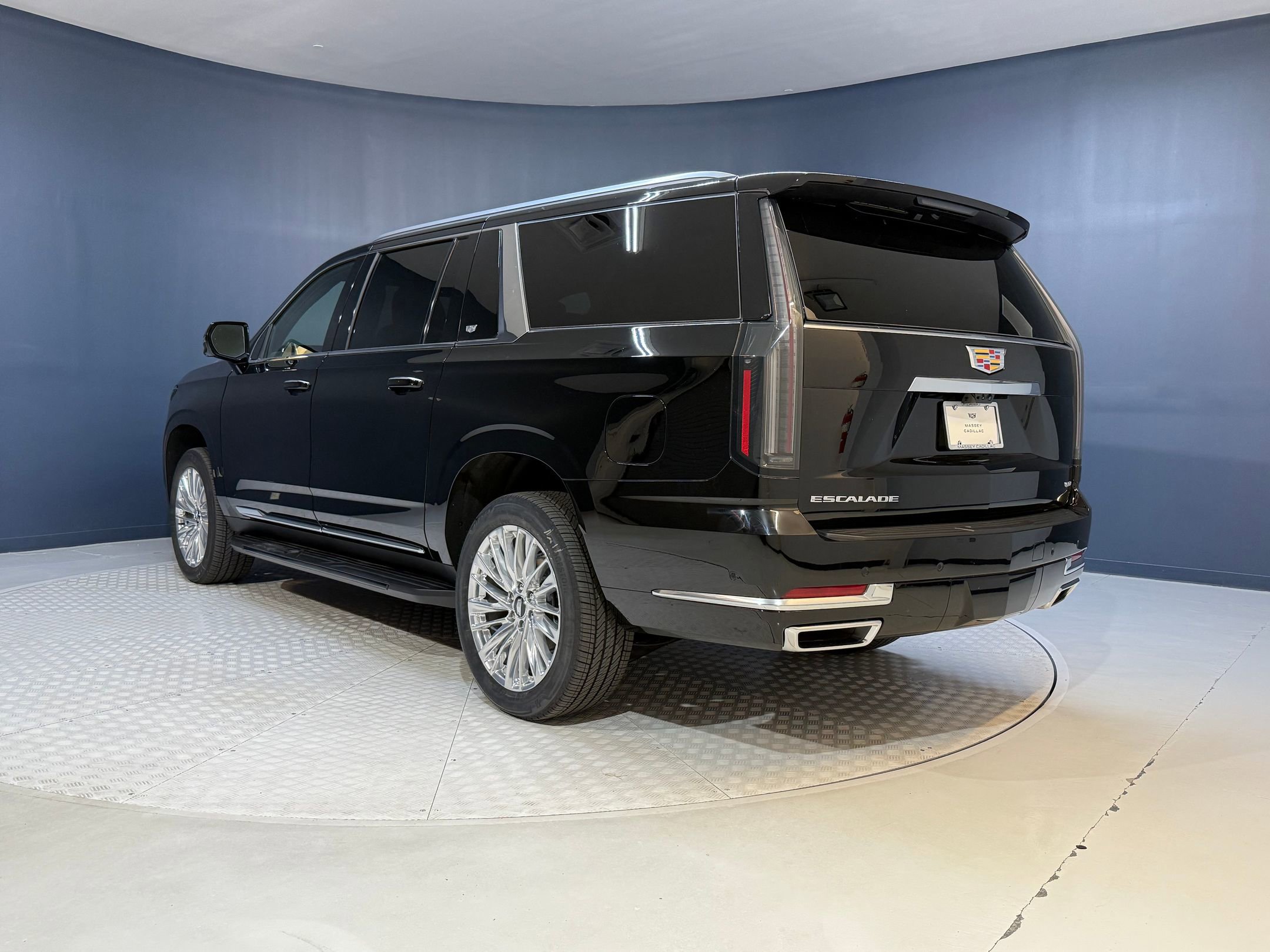 2025 Cadillac Escalade ESV Premium Luxury photo 3