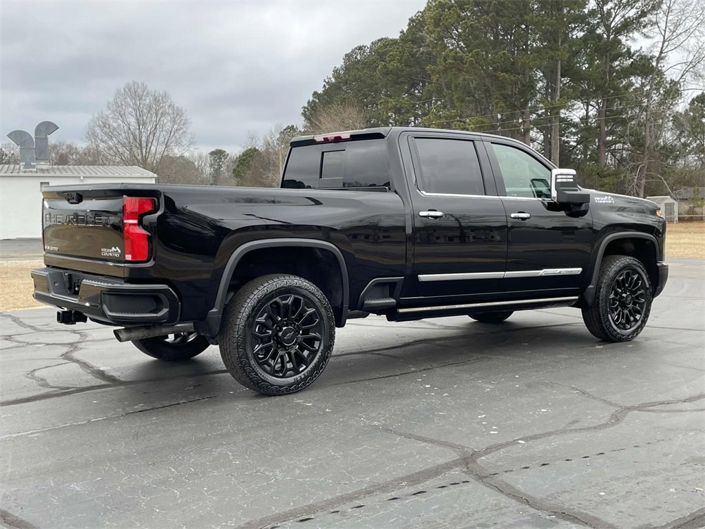 2025 Chevrolet Silverado 2500HD High Country photo 3