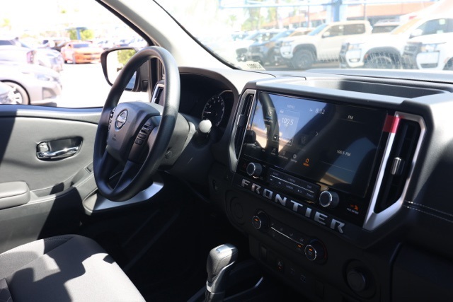 2026 Nissan Frontier Crew Cab SV photo 18