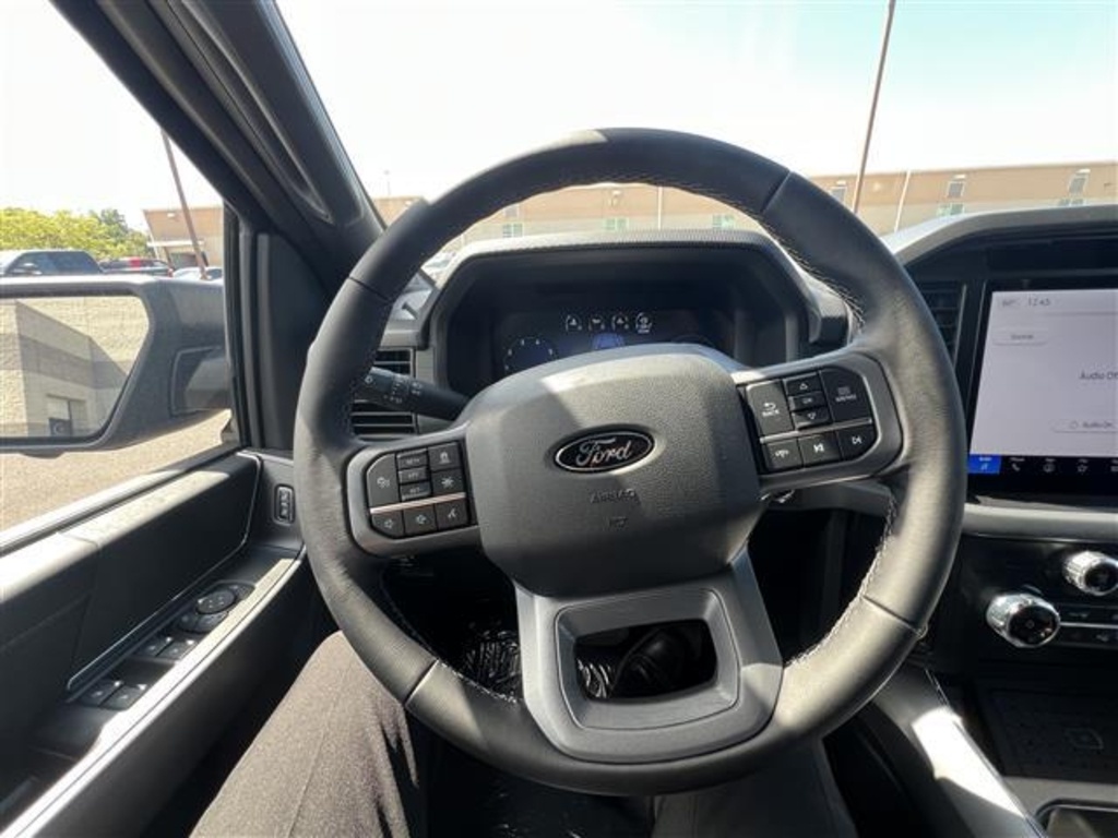 2025 Ford F-150 XLT photo 11