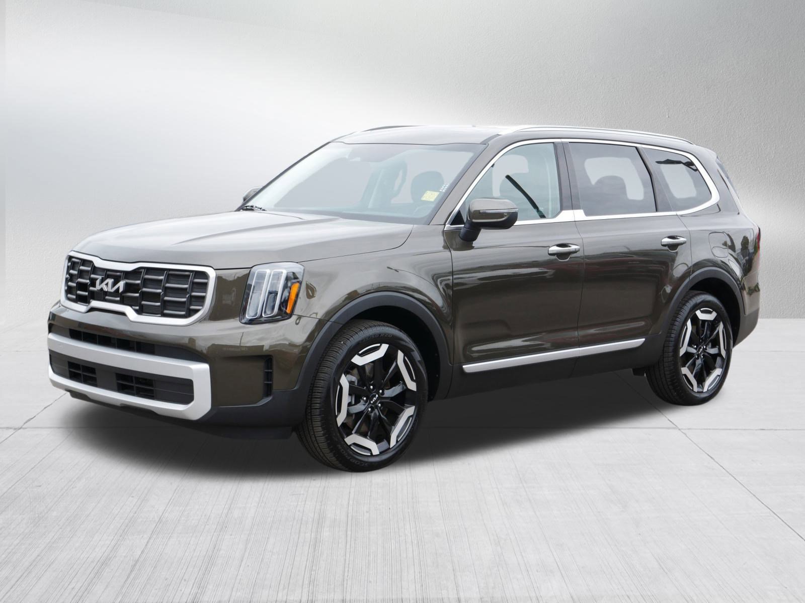 2024 Kia Telluride S photo 3