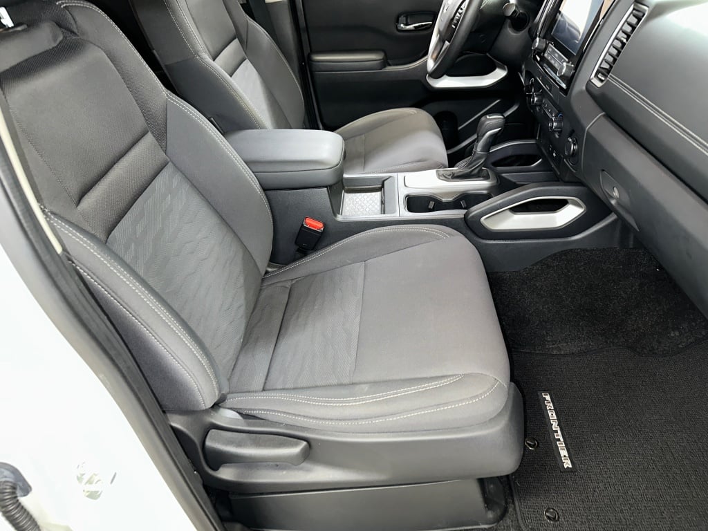 2022 Nissan Frontier SV photo 15