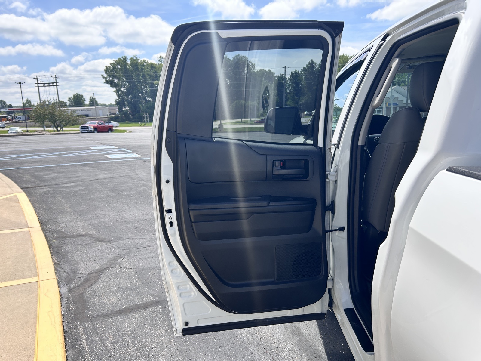 2019 Toyota Tundra SR Double Cab photo 10