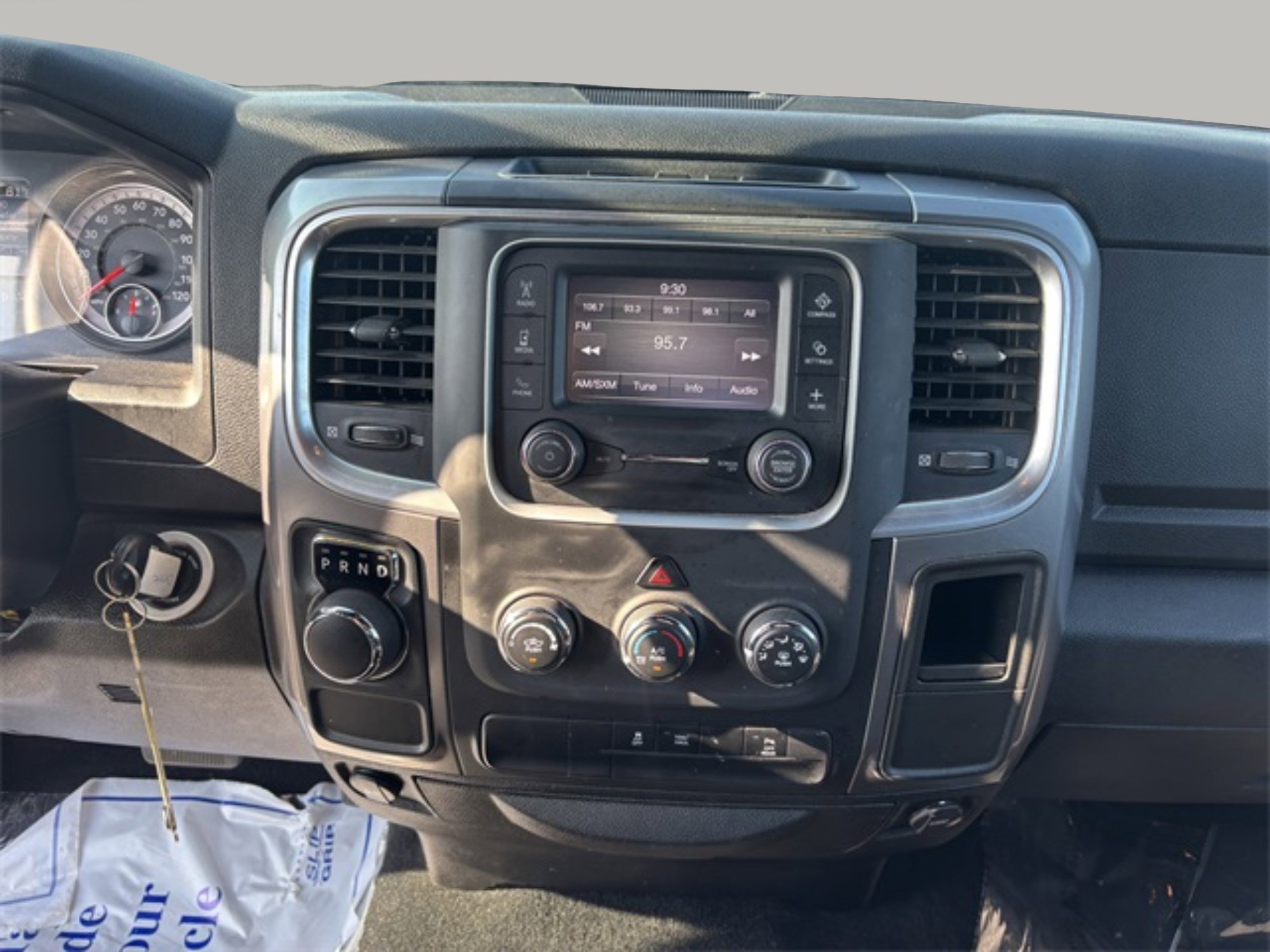 2024 Ram 1500 SLT Warlock photo 15