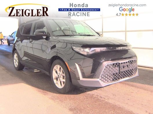 2024 Kia Soul LX's photo