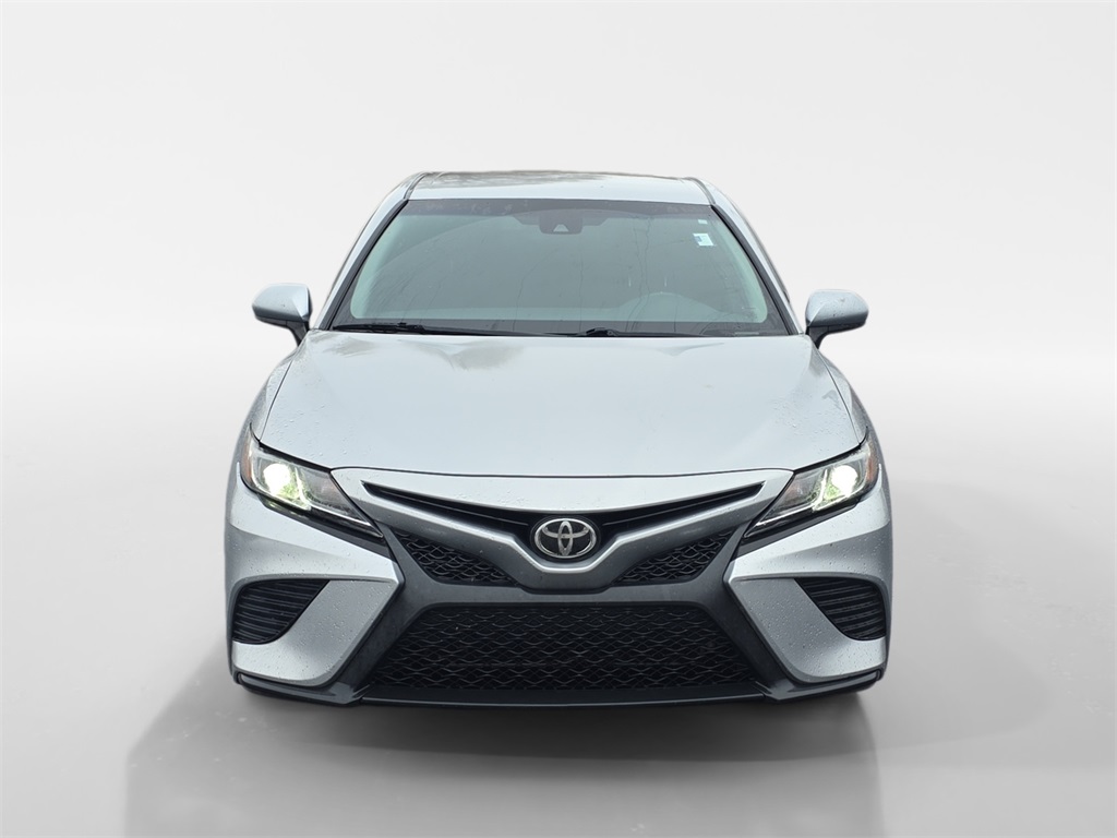 2018 Toyota Camry SE XLE photo 3