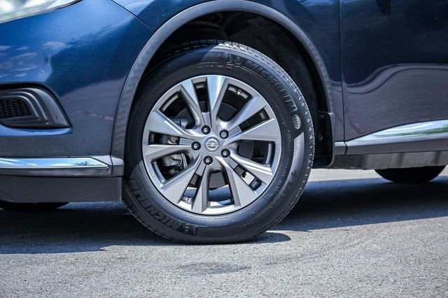 2017 Nissan Murano S LE photo 2