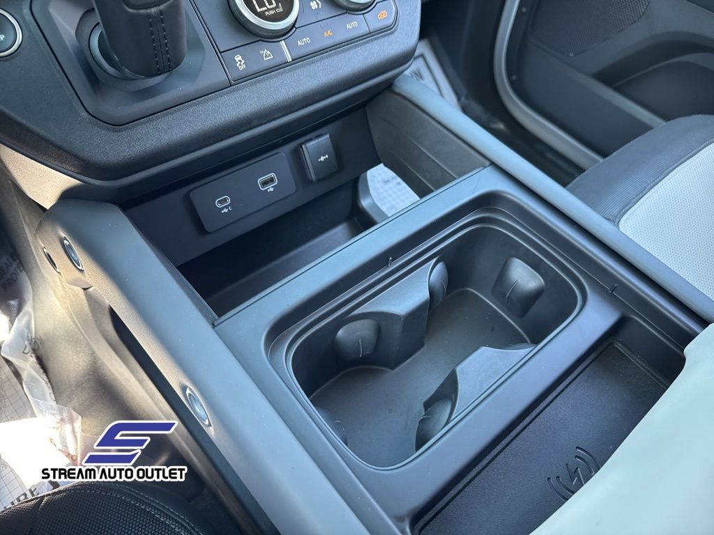 2024 Land Rover Defender 110 X-Dynamic SE photo 21