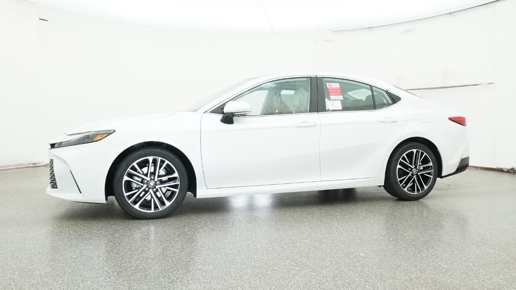 2025 Toyota Camry XLE photo 8
