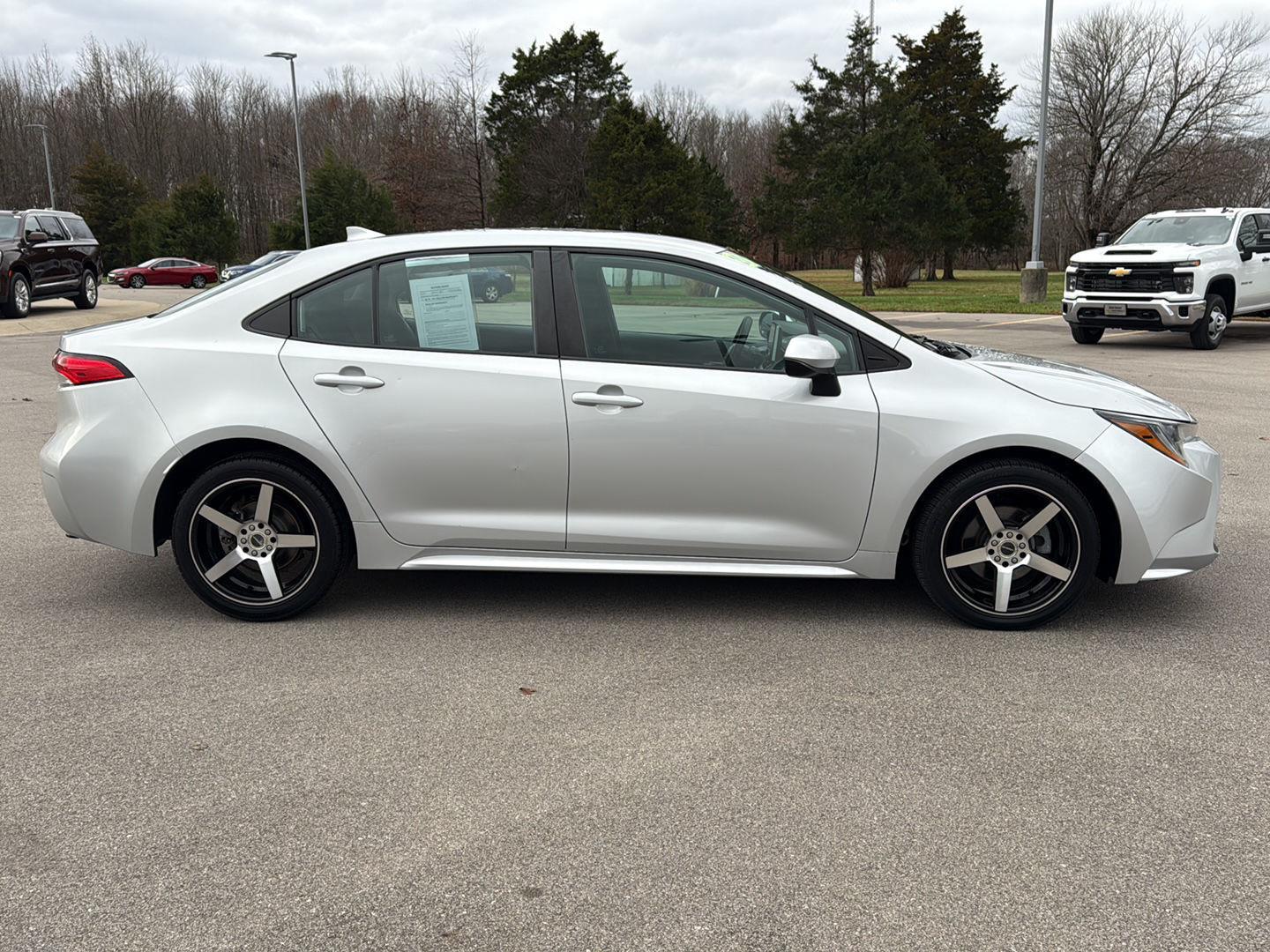 2020 Toyota Corolla LE photo 4