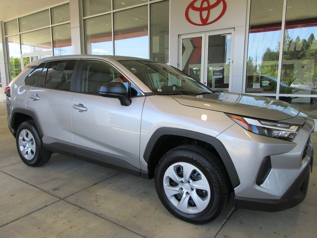2025 Toyota RAV4 LE photo 2