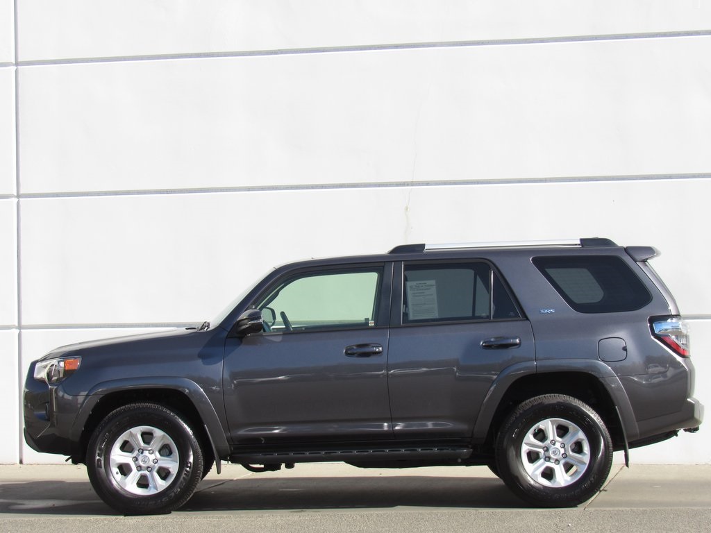 2023 Toyota 4Runner SR5 Premium photo 3