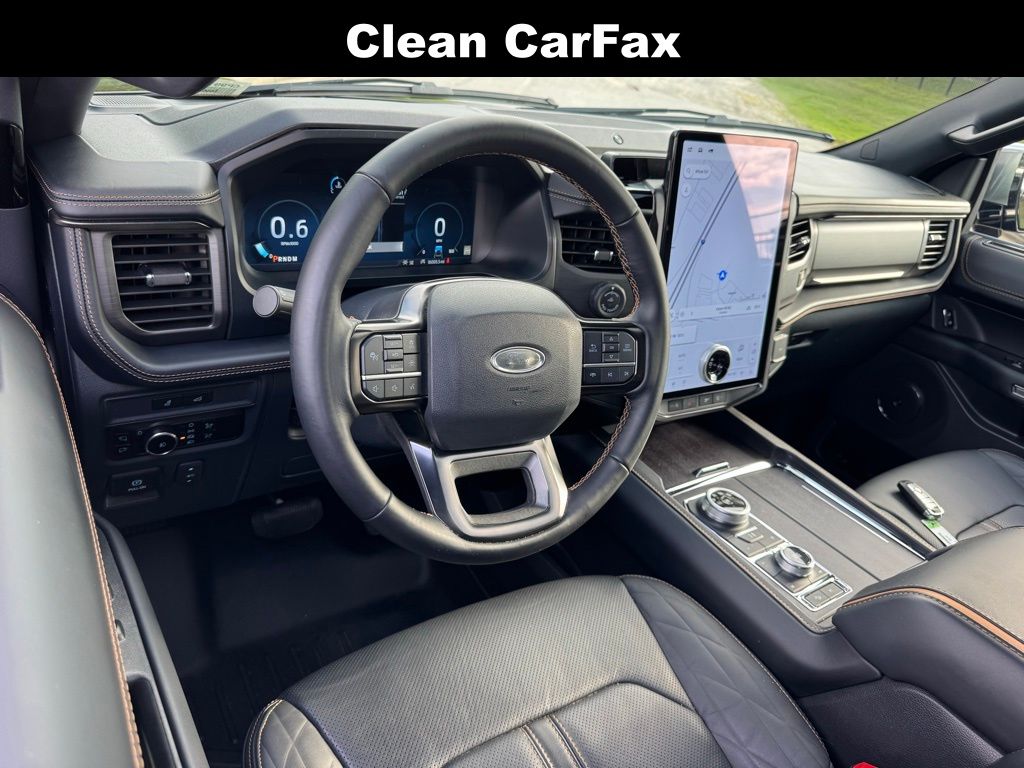 2023 Ford Expedition Platinum photo 2