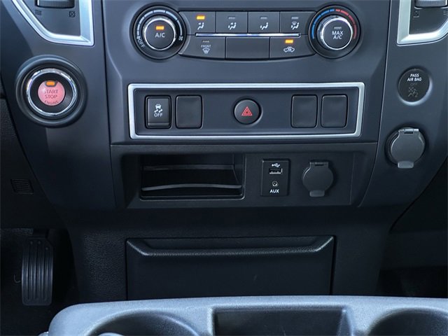 2017 Nissan Titan S photo 16