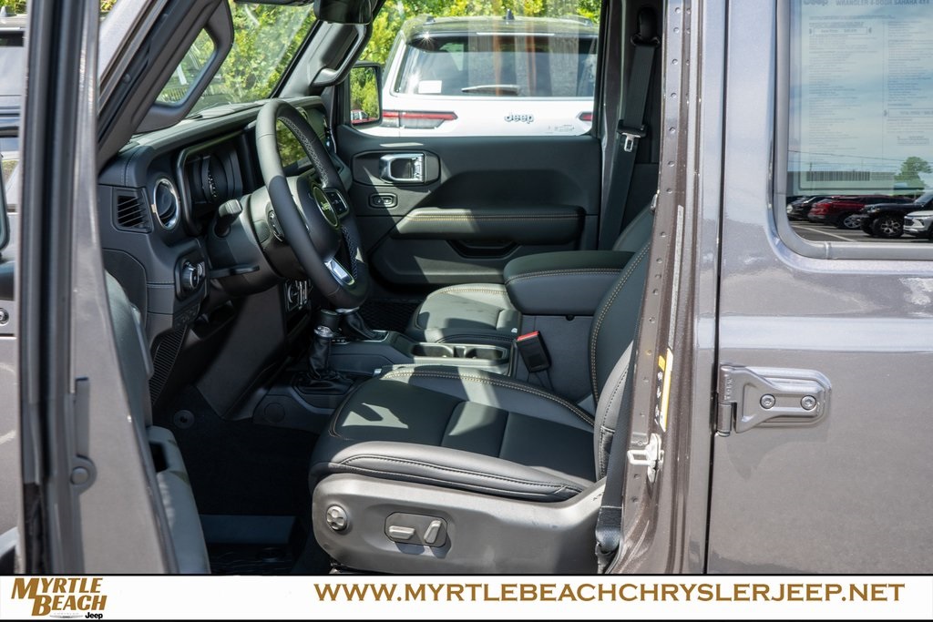 2025 Jeep Wrangler Sahara photo 17