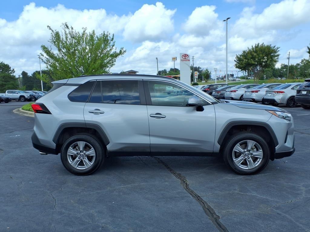 2024 Toyota RAV4 XLE photo 4