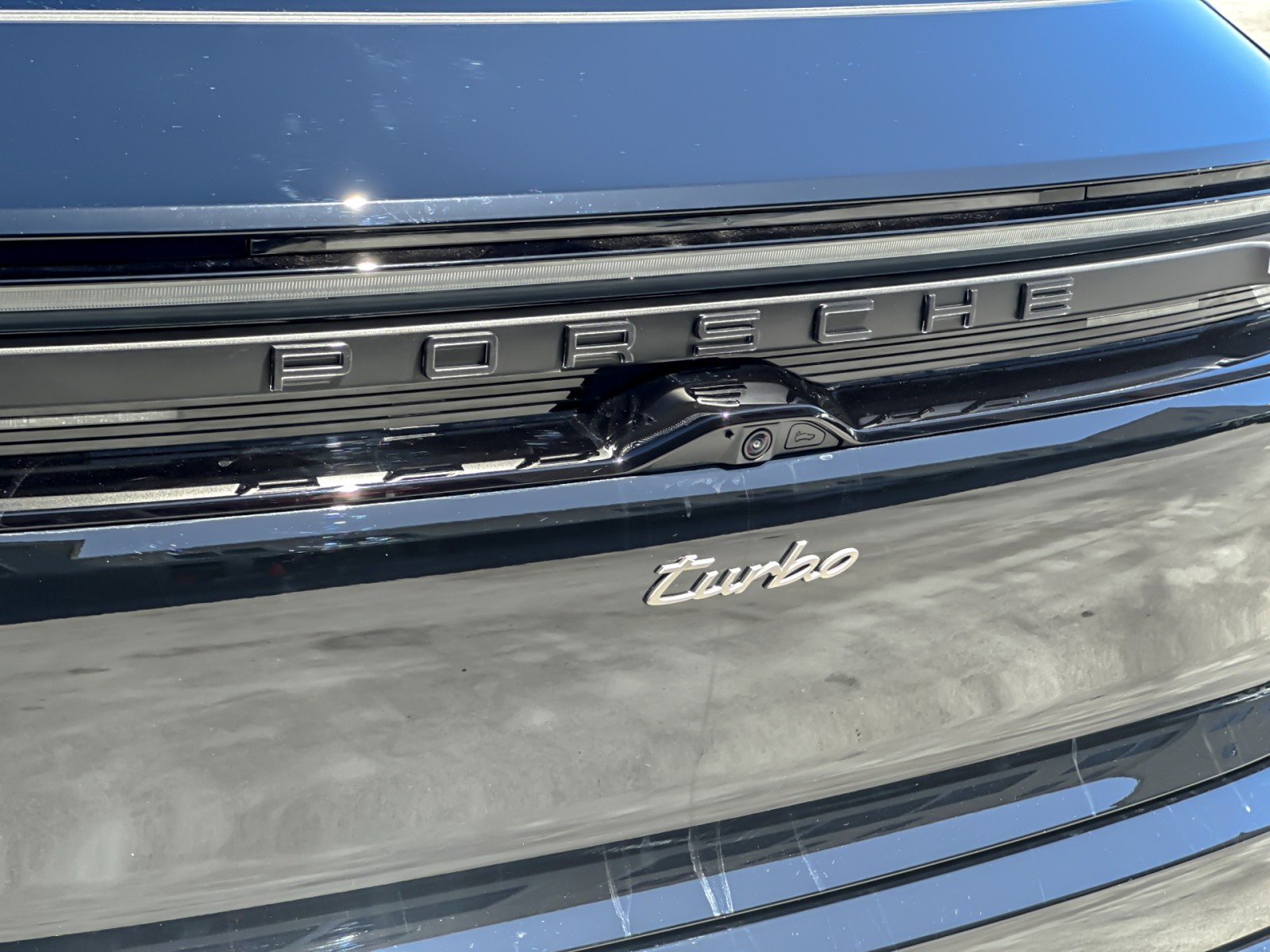 2025 Porsche Macan Turbo Electric photo 25