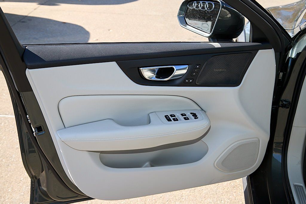 2026 VOLVO V60CC - Image 9