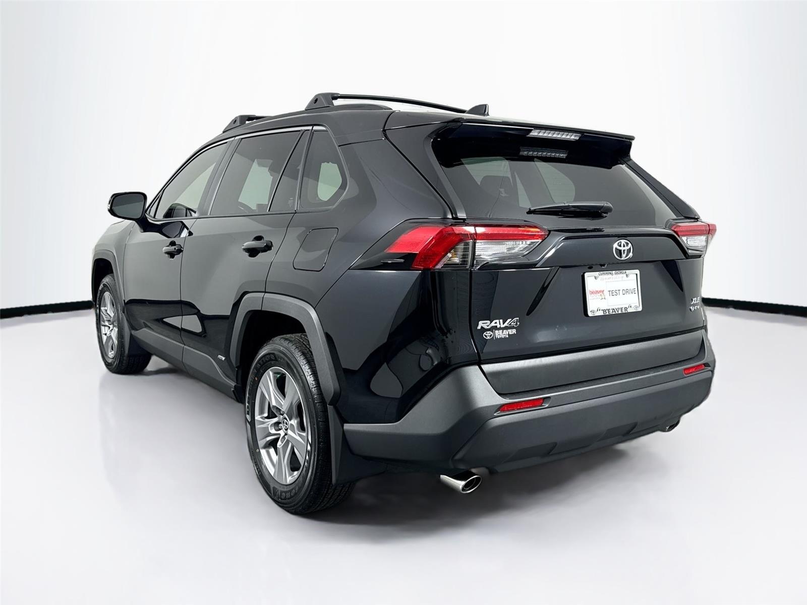 2025 Toyota RAV4 Hybrid XLE photo 8