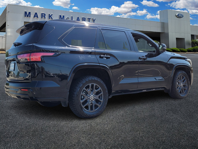 2023 Toyota Sequoia Platinum photo 3