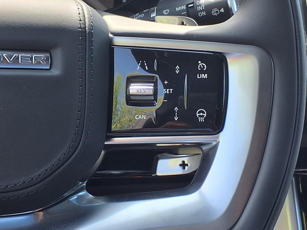 2025 Land Rover Range Rover SE photo 11