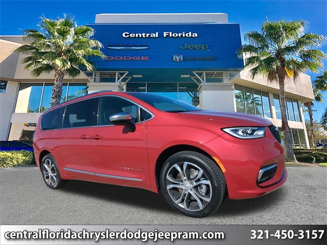 2026 Chrysler Pacifica Pinnacle's photo