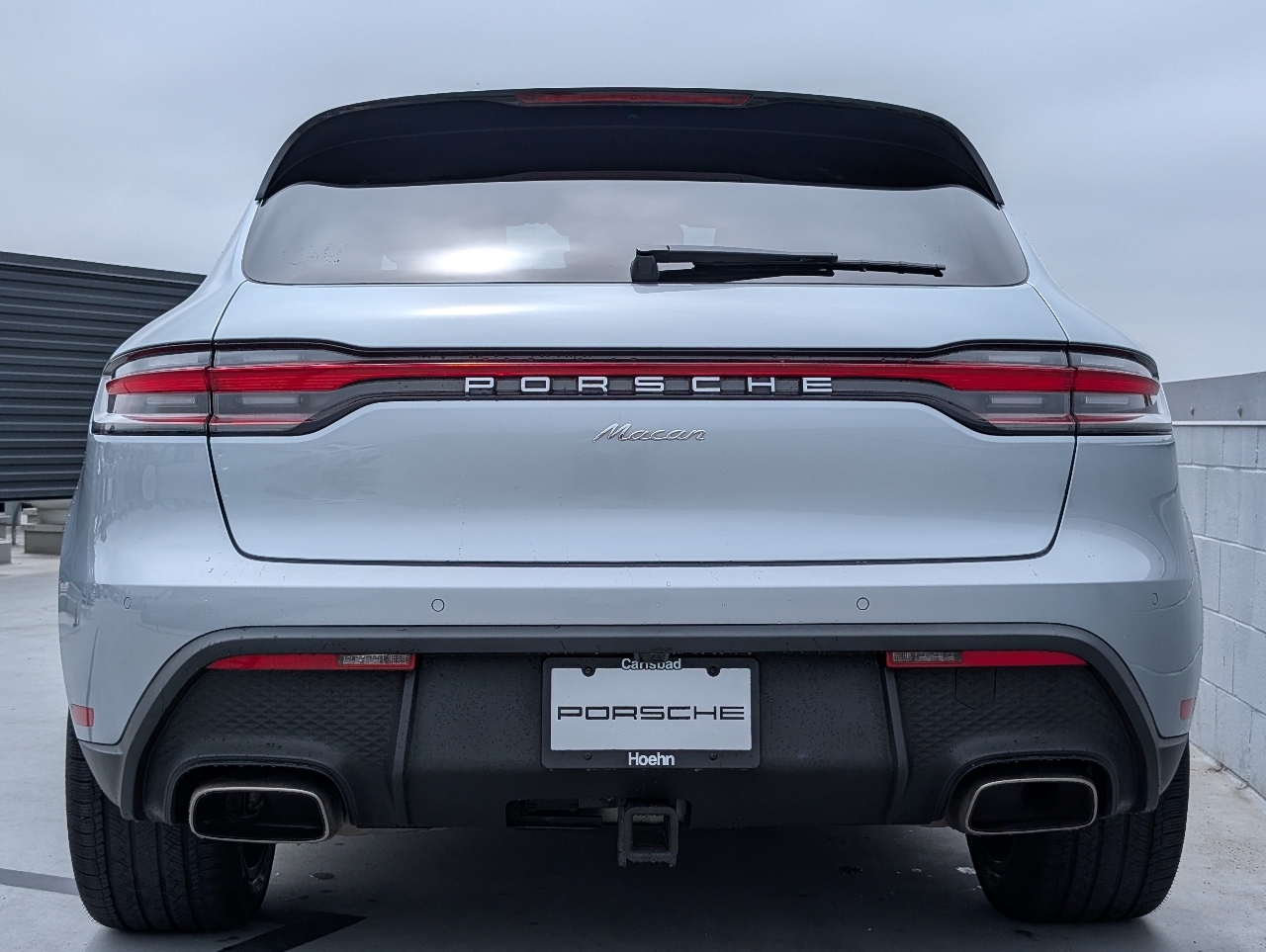 2023 Porsche Macan T photo 11