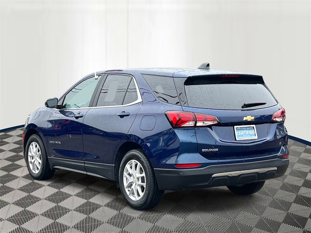 2022 Chevrolet Equinox LT photo 2