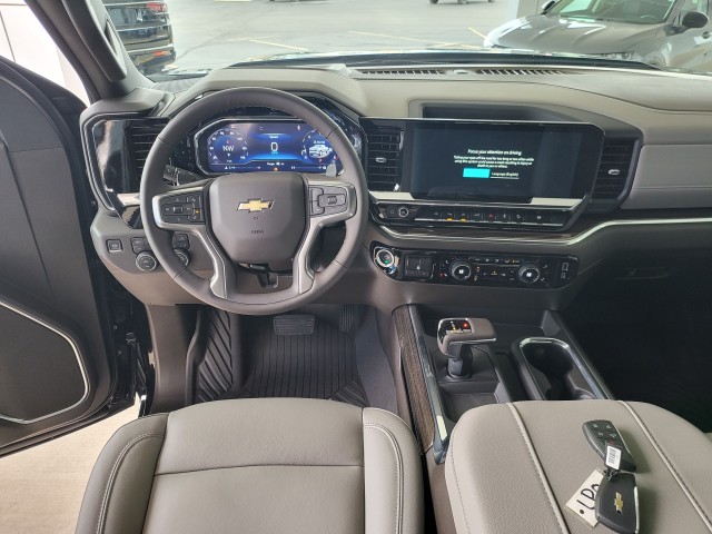2025 Chevrolet Silverado 1500 LT photo 2
