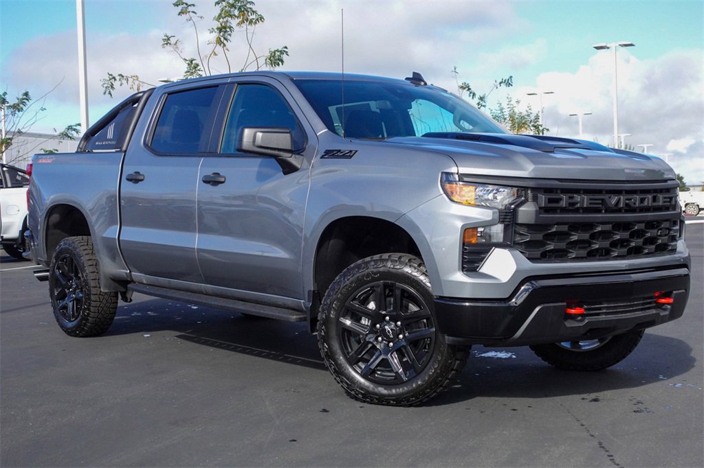 2026 Chevrolet Silverado 1500 Custom Trail Boss photo 2