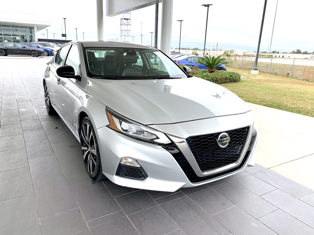 2022 Nissan Altima 2.5 SR photo 3