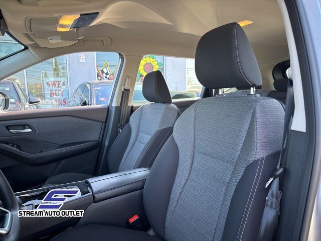 2021 Nissan Rogue SV photo 14