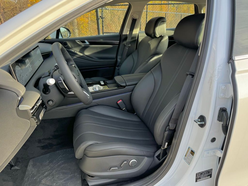 2025 Genesis G80 2.5T AWD photo 13