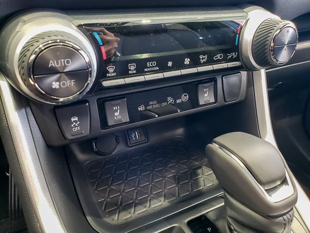 2025 Toyota RAV4 Hybrid XSE photo 14