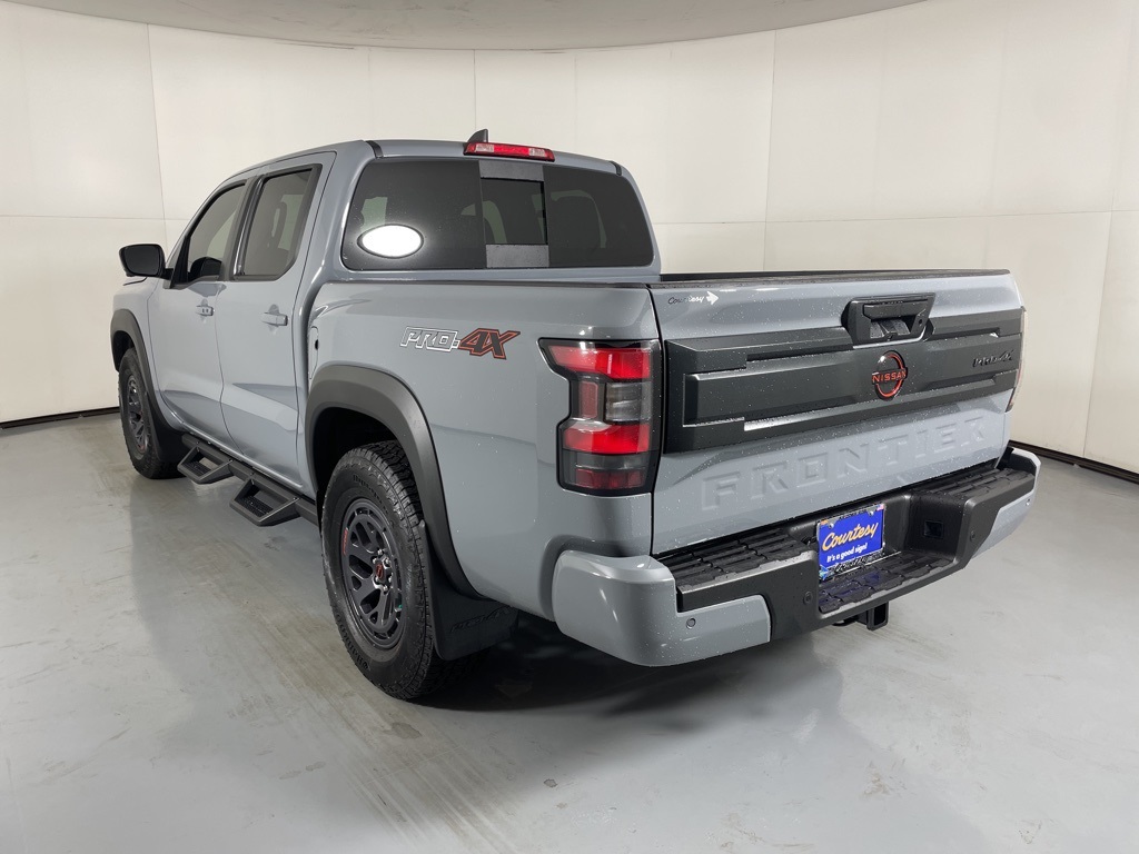 2025 Nissan Frontier PRO-4X photo 5